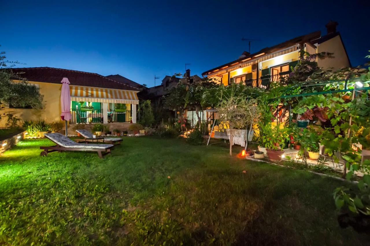 Apartments And Rooms Villa Dea Adults Only Ровин Екстериор снимка