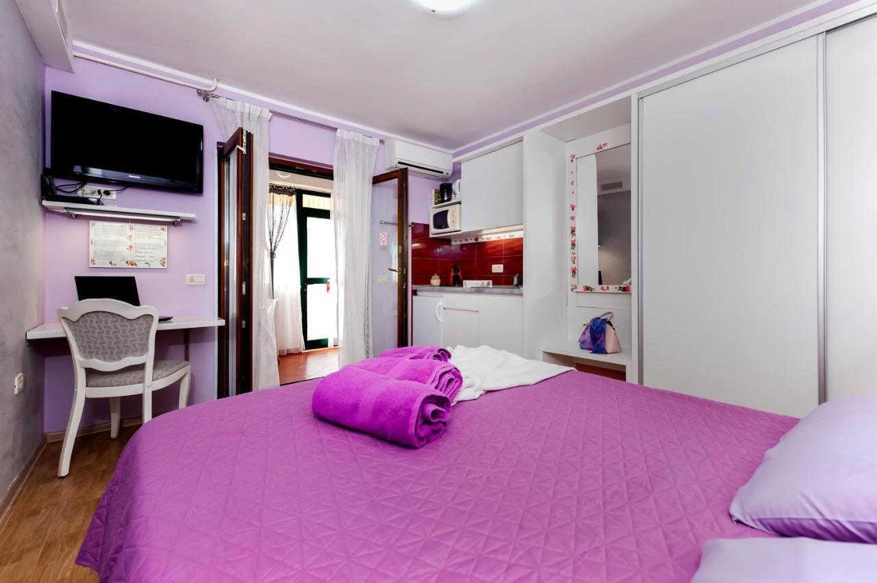 Apartments And Rooms Villa Dea Adults Only Ровин Екстериор снимка