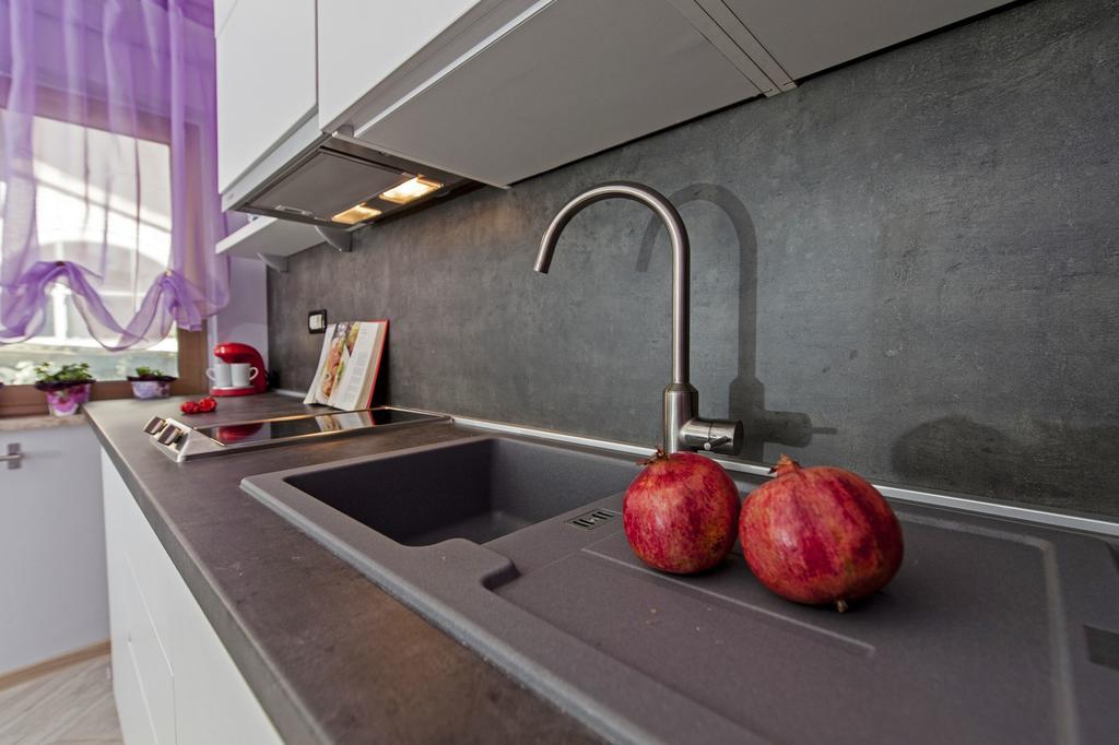 Apartments And Rooms Villa Dea Adults Only Ровин Екстериор снимка