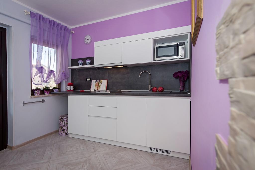 Apartments And Rooms Villa Dea Adults Only Ровин Екстериор снимка