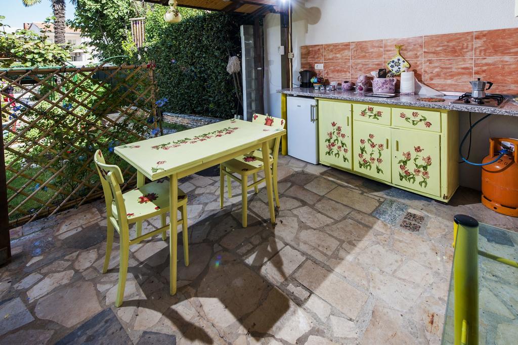 Apartments And Rooms Villa Dea Adults Only Ровин Екстериор снимка